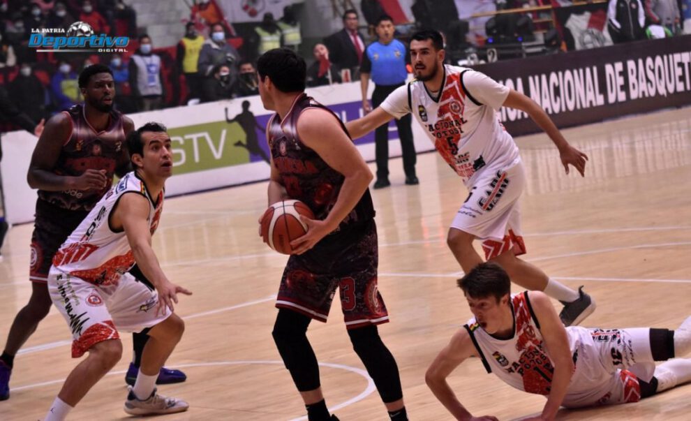 Pichincha asesta el primer golpe a Nacional Potosí en la ronda final de la Libobásquet