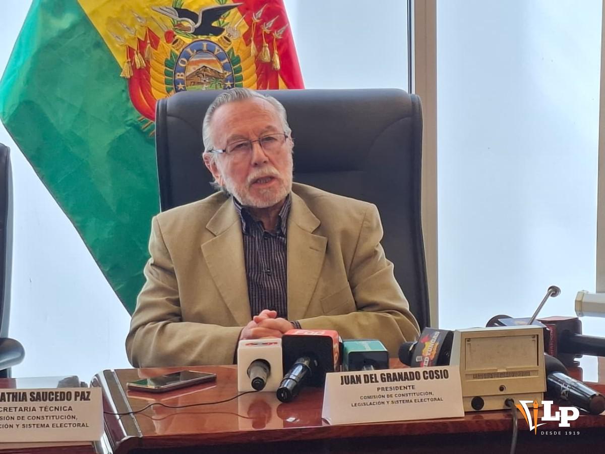 El diputado Juan del Granado en conferencia de prensa