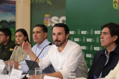 El gobernador Juan Pablo Velasco