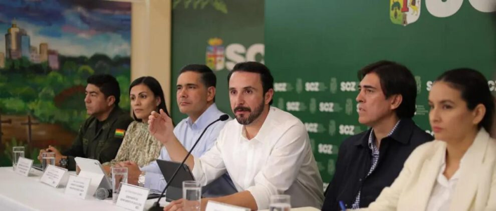 El gobernador Juan Pablo Velasco
