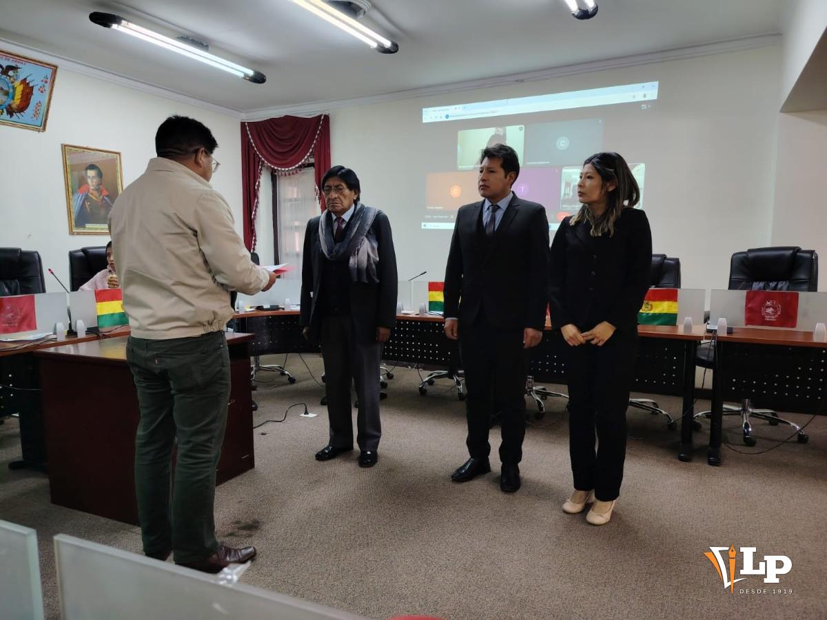 reconocimiento a maestros en Oruro