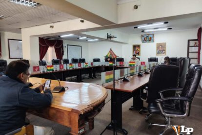sala de sesiones brigada parlamentaria