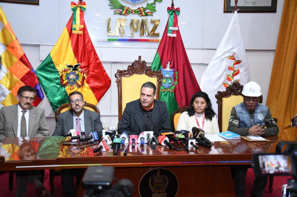 El gobernador de La Paz, Luis Revilla, alertó sobre la crítica situación que atraviesa el sistema de salud departamental debido a los bloqueos