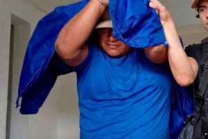 Trasladan a Santa Cruz al principal acusado del crimen de un repartidor en Montero
