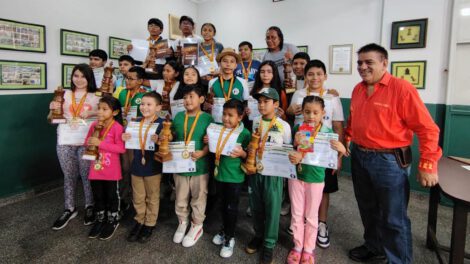 Torneo Nacional de Ajedrez categorías impares, Santa Cruz sede del campeonato, Santa Cruz gana en nueve categorías