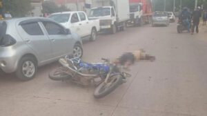 El joven motociclista murió instantáneamente tras el impacto
