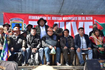 Los asistentes al cabildo se declararon en estado de emergencia, lo que les permite asumir nuevas medidas