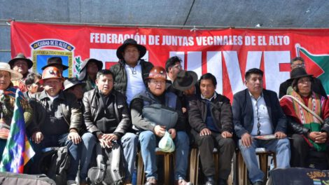 Los asistentes al cabildo se declararon en estado de emergencia, lo que les permite asumir nuevas medidas