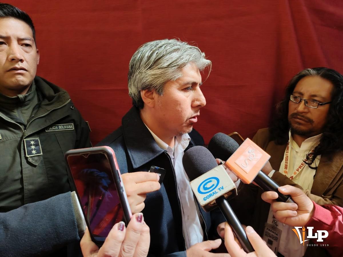 El gobernador de Oruro, Edgar Sánchez