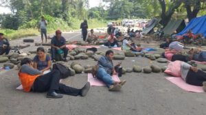 Suman 33 días de bloqueos en Bolivia
