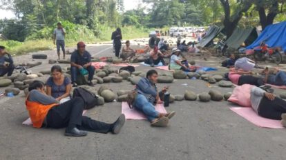 Suman 33 días de bloqueos en Bolivia