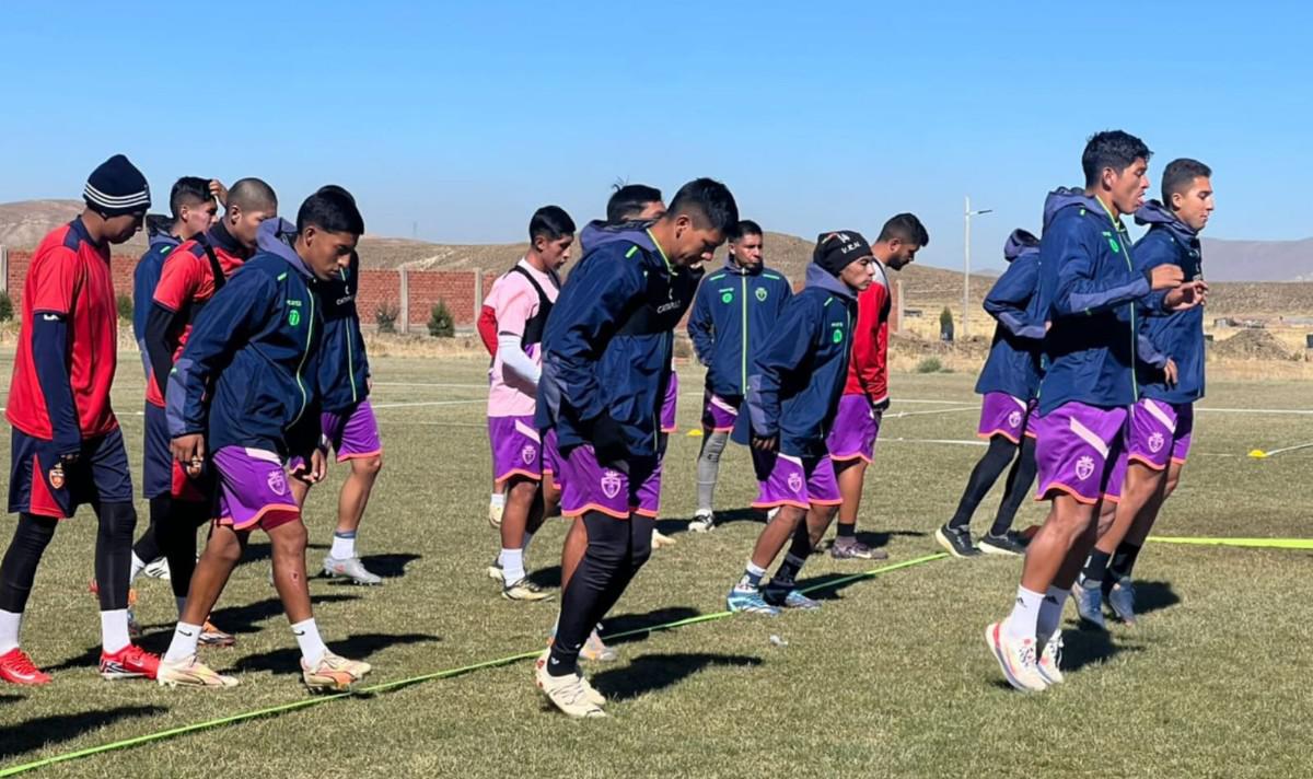 División Profesional, Adriel Fernández de marcha a Indonesia, Equipo del CDT Real Oruro continúa entrenando