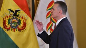 Ernesto Justiniano, ministro de Defensa