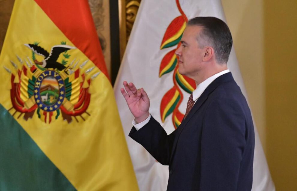 Ernesto Justiniano, ministro de Defensa