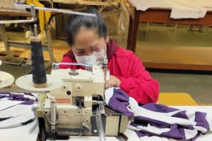 Una trabajadora de la industria manufacturera en Bolivia