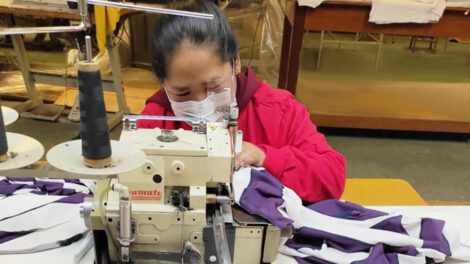 Una trabajadora de la industria manufacturera en Bolivia