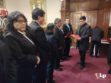diputado entrega reconocimientos a maestros de Oruro