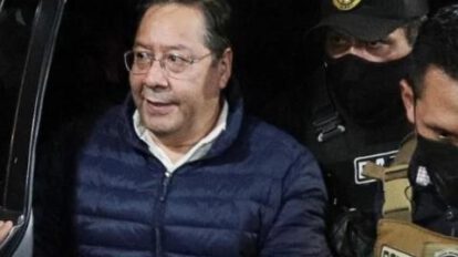 Luis Arce cuando fue custodiado por efectivos