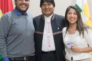 Evo Morales junto a sus dos hijos, Álvaro y Evaliz Morales