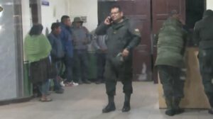 Las personas aprehendidas fueron llevadas a la FELCC de Tarata