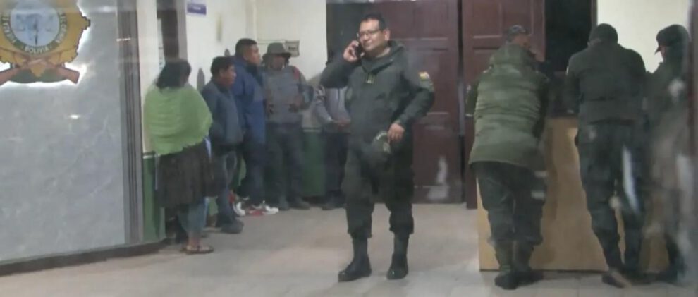 Las personas aprehendidas fueron llevadas a la FELCC de Tarata