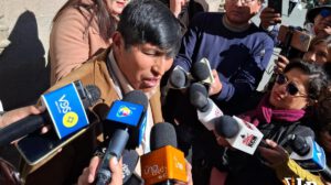 El diputado Fernández en conferencia de prensa