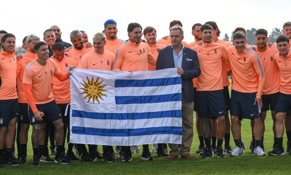 Mundial 2026, Selección uruguaya recibe enseña patria de manos del presidente, Uruguay en el grupo H con Arabia Saudita, Cabo Verde y España