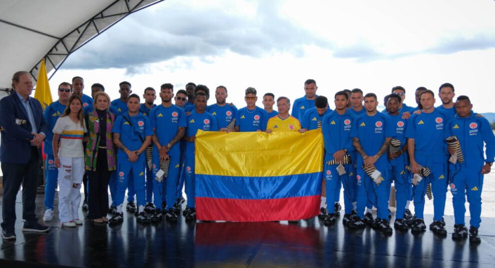 Mundial 2026, Selección de Colombia recibe pabellón nacional, Gustavo Petro entrega, Colombia en el grupo K