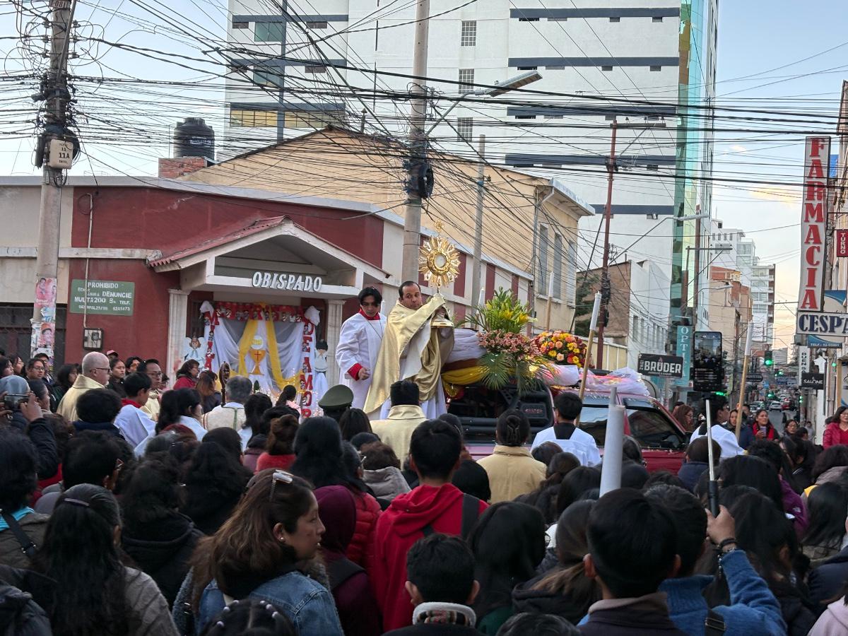 Corpus Christi une a fieles en medio de la crisis en el país - La ...