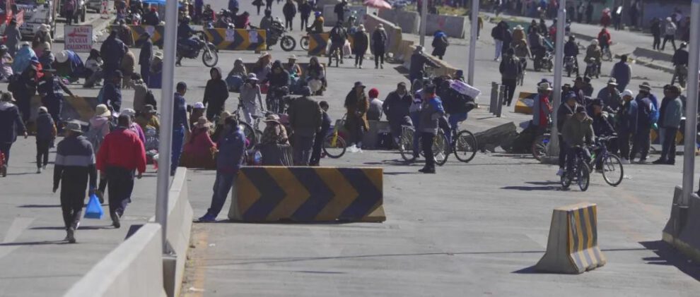Vista de una de las zonas donde se reportan restricciones al tránsito vehicular debido a las movilizaciones sociales