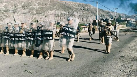 El contingente militar fue desplazado hacia la localidad de Mecapaca