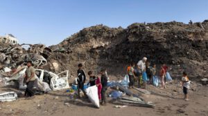 Montones de basura acumulada en la ciudad de Gaza