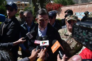 Durante la inspección en Río Abajo, el presidente Rodrigo Paz reiteró que el diálogo es la solución