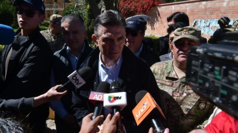 Durante la inspección en Río Abajo, el presidente Rodrigo Paz reiteró que el diálogo es la solución