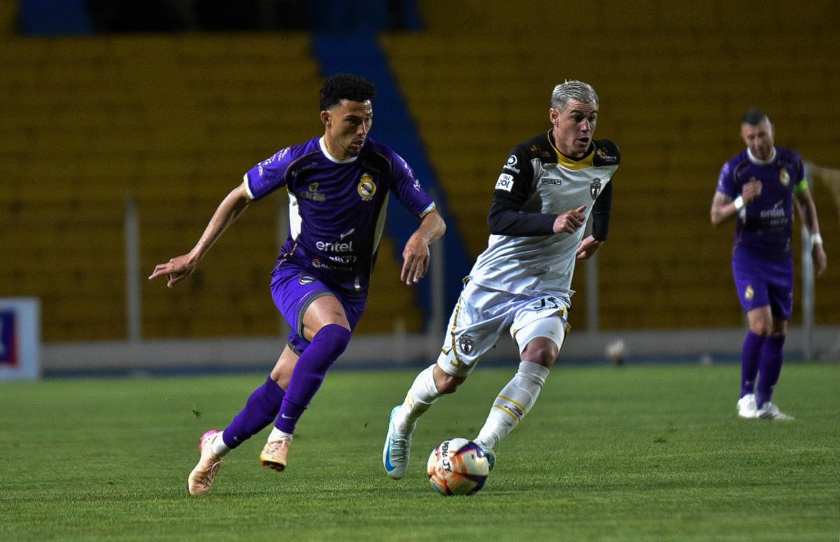 División Profesional, Conflictos sociales obligan la suspensión de partidos, No hay fecha definida para la reanudación del torneo