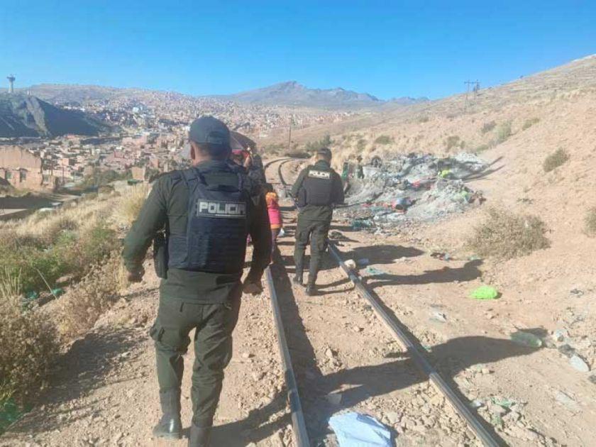 Se ha identificado a un hombre de aproximadamente 56 años en situación de calle