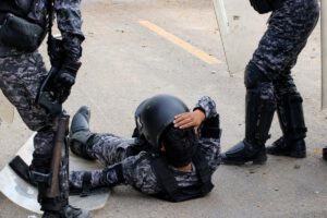 Un oficial de policía fue víctima de un disparo en la cabeza en la localidad de San Julián