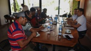 Ministro Justiniano instala mesa de trabajo con productores de Ichilo