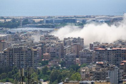 En una ruptura del cese de hostilidades, Israel bombardeó este domingo los suburbios meridionales de Beirut