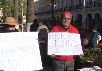 pacientes exigen atención prioritaria ante la reducción de sus sesiones de diálisis para prevenir fallecimientos