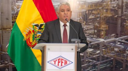 El gerente general de YPFB Logística, Eddy Rolando Torrico Ibáñez