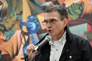 Paz realizó el anuncio tras firmar la ley de Regulación de Estados Excepción