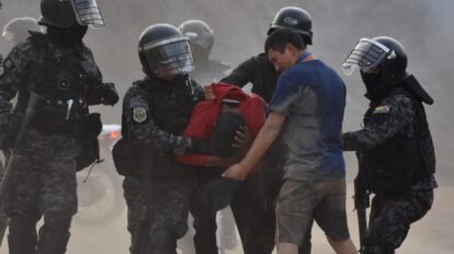 Los marchistas intentaron tomar el puente río Khora II para interrumpir la circulación hacia el occidente del país