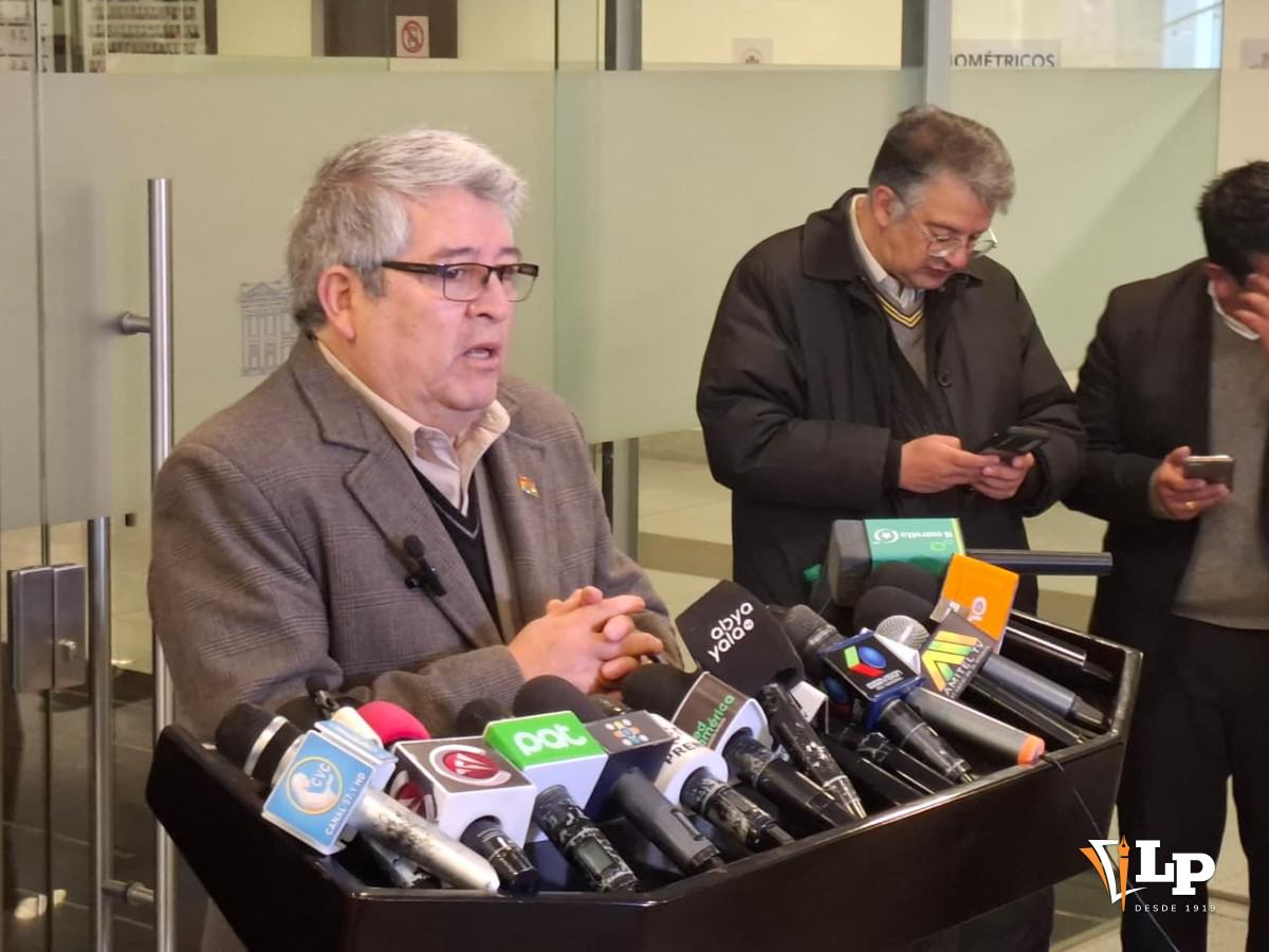 El diputado Maldonado en conferencia de prensa