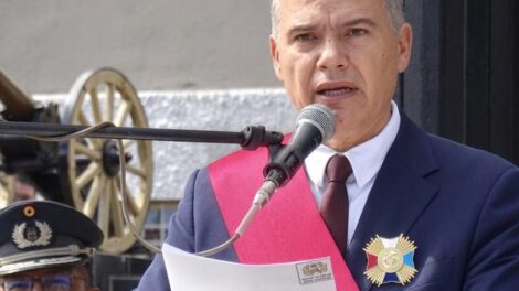 Ernesto Justiniano, ministro de Defensa