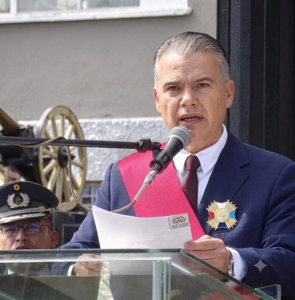 Ernesto Justiniano, ministro de Defensa