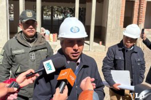 El gobernador de Oruro, Edgar Sánchez