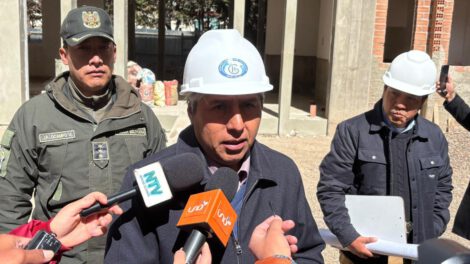 El gobernador de Oruro, Edgar Sánchez
