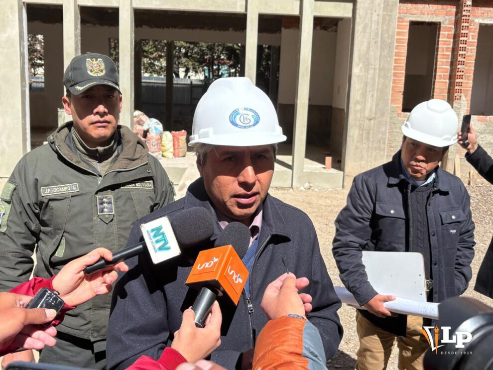 El gobernador de Oruro, Edgar Sánchez