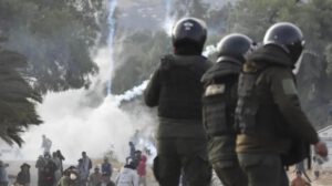 intervención policial y militar.